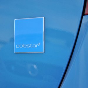 2017-volvo-s60-polestar_100596664_h.jpg