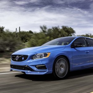 2017-volvo-s60-polestar_100596676_h.jpg