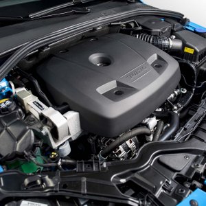 2017-volvo-s60-polestar_100596624_h.jpg