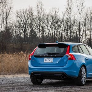 2017-Volvo-V60-Polestar-115.jpg